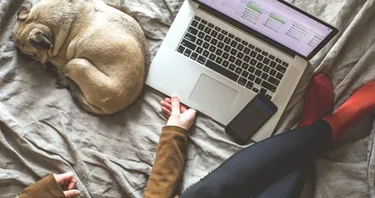 Werken in je pyjama vanuit huis? Deze (psychische) gevolgen kan het hebben