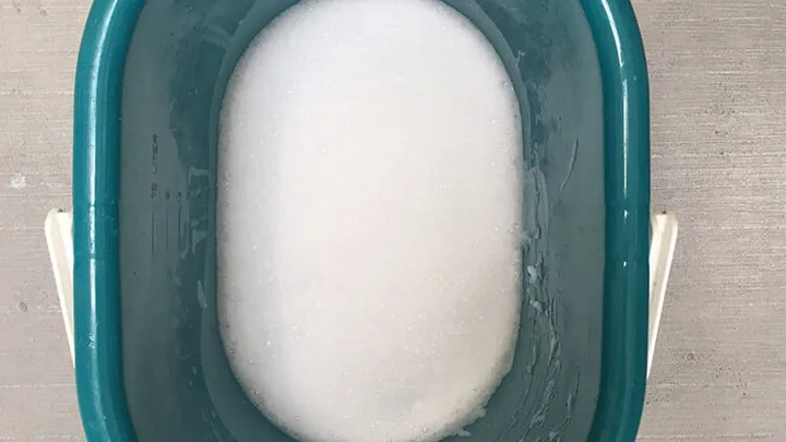 Wil je graag geld besparen? Maak dan gewoon zelf je wasmiddel. Dit recept voor vloeibaar wasmiddel wil je hebben!