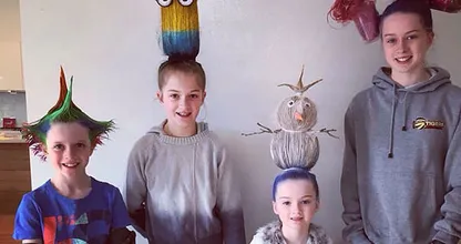 "Gekke Haren Dag" laat kinderen voor één dag de meest gekke kapsels hebben. Het resultaat is super grappig en moet je zien!