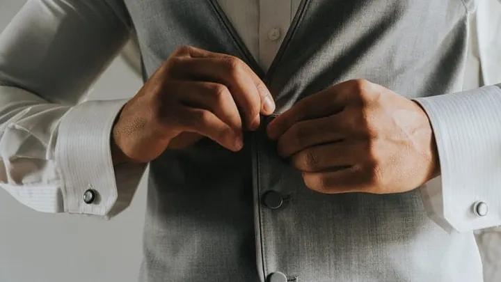 This is why men's and women's shirts button up on different sides