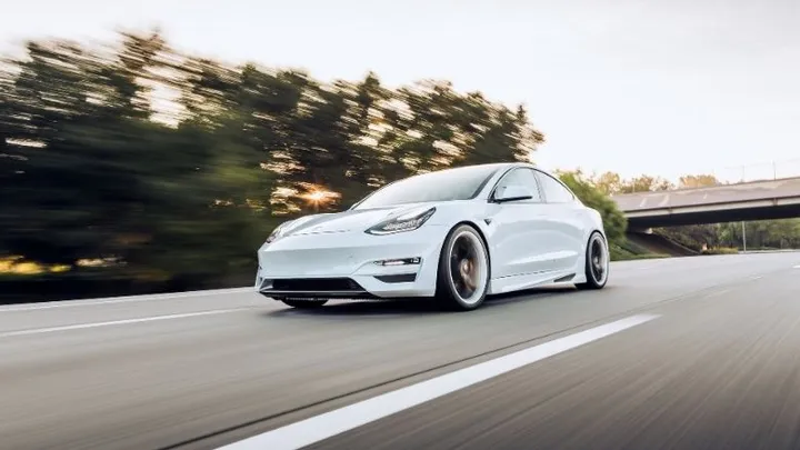 Oei: Tesla blijkt niet zo waterbestendig als gedacht