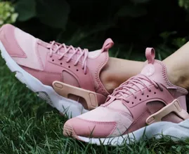 Try removing those ugly creases in your sneakers with this genius lifehack