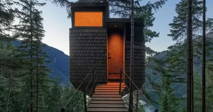 Deze 27-jarige dame woont in een huisje van slechts 14 vierkante meter, maar als je de binnenkant ziet, wil je er wel wonen!