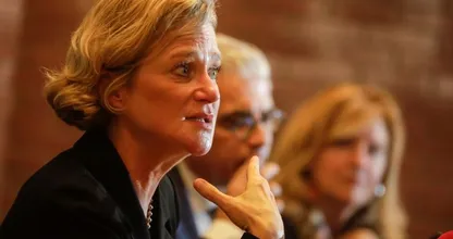 Bijzonder: Belgische koning ontmoet voor het eerst zijn halfzus