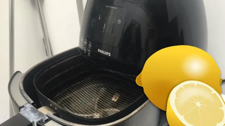 De Airfryer maak je schoon in twee simpele stappen