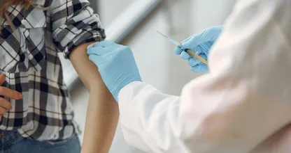 Minister De Jonge: 'Rond 4 januari kunnen we starten met vaccineren'