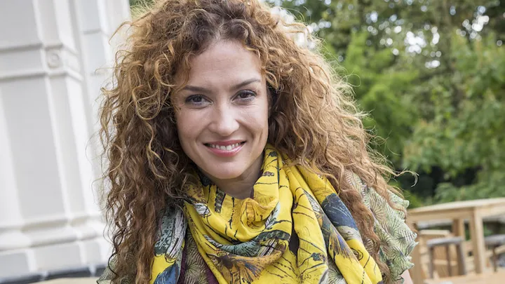 Katja Schuurman deelt zoete foto van haar twee dochters samen