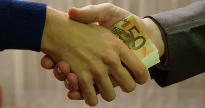 Pas op! Door deze nieuwe slimme babbeltruc worden mensen bestolen