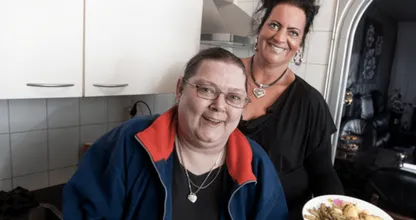 Fantastisch wat Heidi iedere dag voor haar buurvrouw doet! Duimen omhoog voor Heidi, wat een heldin!