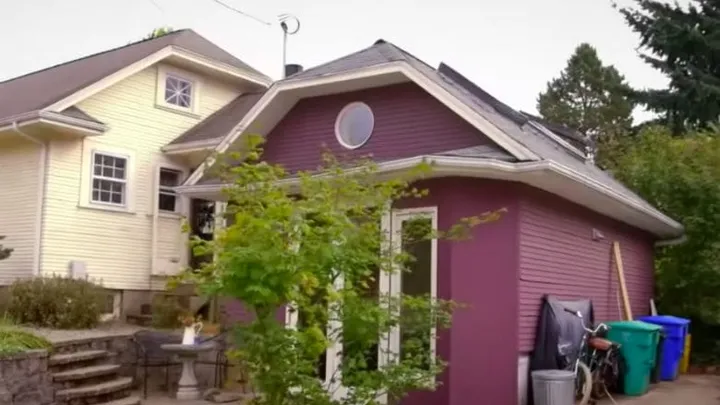 Amazing: man transforms garage into fully functioning home for his mother