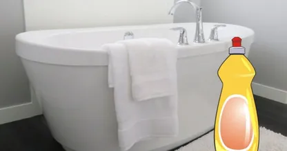 Es por esto que debes usar jabón de platos para limpiar el baño