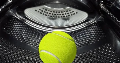 Dit is waarom en hoe je een tennisbal in de droger gebruikt