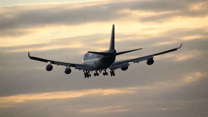 Laat die vliegreis maar zitten: vliegtuigmaatschappij Finnair weegt haar passagiers voor het boarden