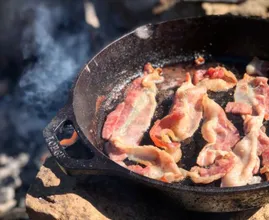 Why you should always rinse bacon strips in water before cooking