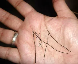 TEST: Kannst du auf deiner Handfläche den Buchstaben 'M' erkennen? Das hier sagt es über deine Persönlichkeit aus!