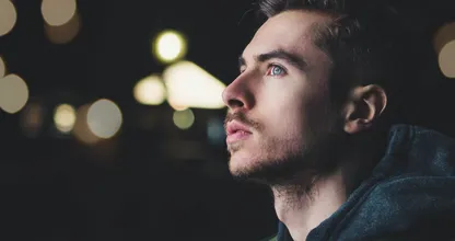Man biecht op: ‘Ik wil liever samenwonen met een vriend dan met mijn vriendin’
