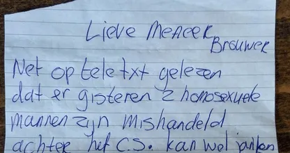 Gelukkig bestaan er nog goede mensen... Dit homostel kreeg zo'n lief briefje van hun buurvrouw!