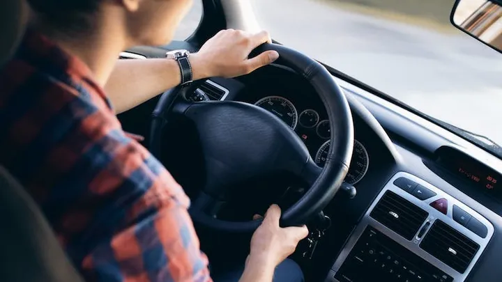 Das ist dein Fahrstil laut deines Sternzeichens. Kommt das bei dir hin?