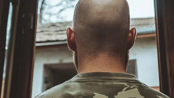 Kassiererin beschämte Veteranin, weil sie sich kein Babyzubehör leisten konnte
