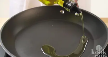 ¿Cocinas tu comida en aceite de oliva? Esta es la razón por la que probablemente deberías dejar de