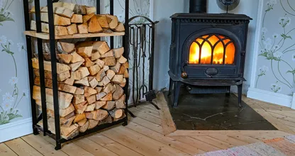 No plug, no battery: An expert explains what this low-cost stove fan does for a cold living room