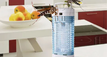Deze lamp verdrijft insecten en is nog maar eventjes bij deze supermarkt te koop!