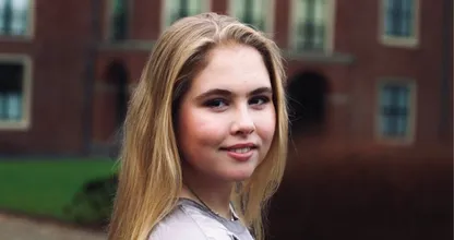 Dubbelganger prinses Amalia gespot op social media