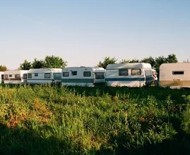 Aha: dit is dus waarom de meeste caravans wit zijn