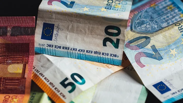 Hoe vies is contant geld nu eigenlijk echt?