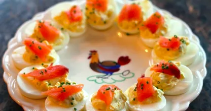 Ostern naht! Diese gefüllte Eier sind perfekt für ein leckeres Osterbrunch!