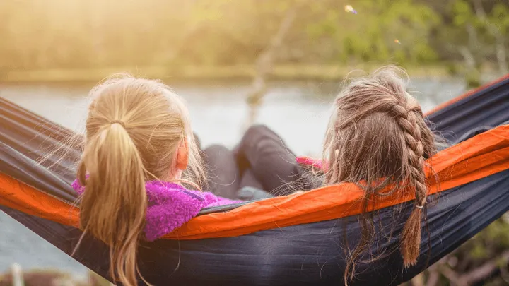 Lo sapevi? Avere una sorella ti rende una persona più felice