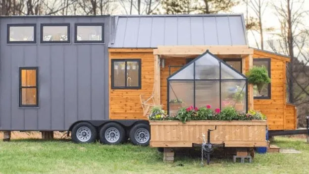 Dieses kleine Miniatur-Haus mit Wintergarten ist gerade mal 30 m² groß aber warte mal bis du es von Innen gesehen hast!