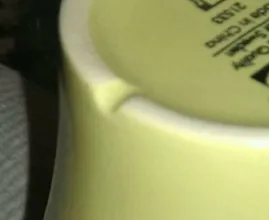 Aha: DARUM haben die IKEA-Tassen eine kleine Einkerbung auf der Unterseite
