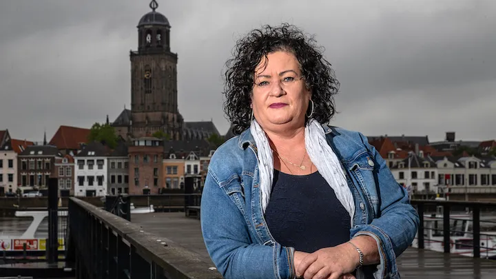 Caroline van der Plas deelt ‘ongecensureerde’ foto van haar kapsel