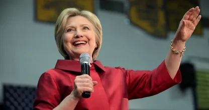 Zoek de verschillen: heeft Hillary Clinton écht een dubbelganger ingezet? Wat denk jij?