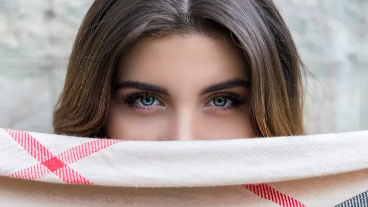 ¿Quieres cejas perfectas? Lógralas en 4 maneras sin salir de tu casa