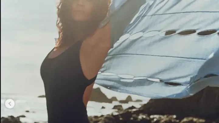 Famosas de más de 40 que lucen sus bikinis