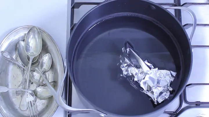 Wow: this is why smart people put a ball of aluminium foil in a pot of boiling water!