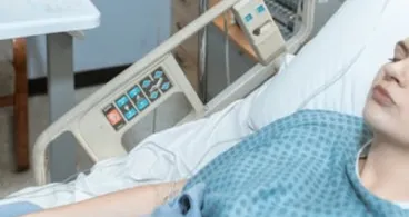 3 Wochen nach der Geburt von Zwillingen fühlte sich die Mutter krank - als der Arzt das Ultraschallbild sah, sagte er: "Es tut mir leid"
