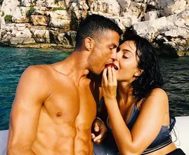 La fidanzata di Ronaldo ha queste regole bizzarre per il leggendario calciatore