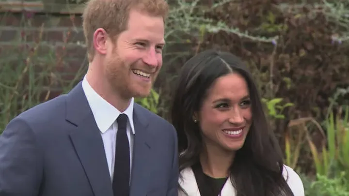 Zien we prins Harry zonder baard op zijn bruiloft? Om deze reden moet hij eigenlijk zonder gezichtsbeharing trouwen…