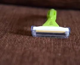 So wird man eingewachsene Haare los und beugt ihnen vor