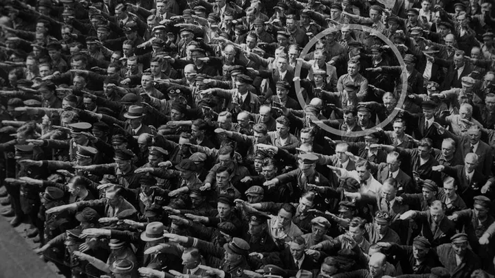 15 historische Fotos, die richtig unter die Haut gehen. Sie werden dich sprachlos machen!