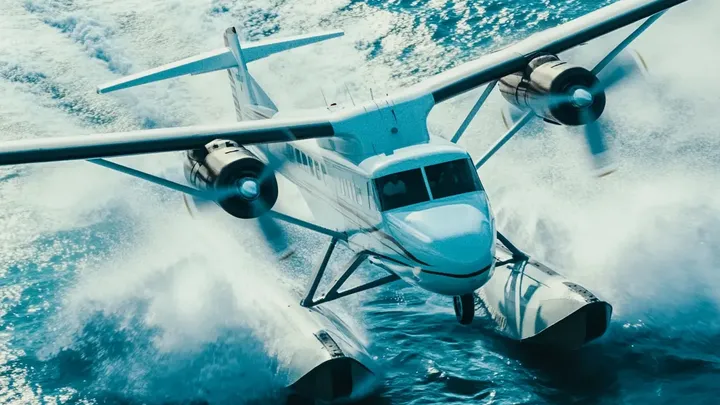 Um hidroavião faz um pouso de emergência no oceano e encontra piratas - mas o que os pilotos fazem para sobreviver surpreende a todos!