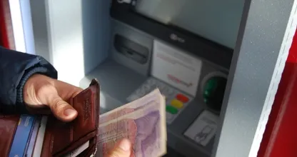 Let op: contant geld pinnen gaat mogelijk geld kosten