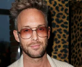 Charly Luske verbaast volgers met totaal nieuwe look