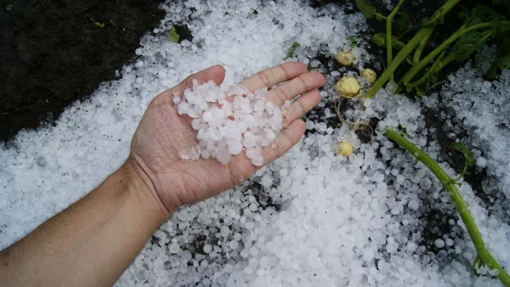 Het weer vandaag en morgen: hagel en onweer op komst