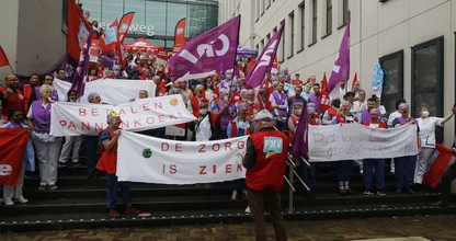 Grootste staking zorgpersoneel ooit: 'Het piept en kraakt aan alle kanten'