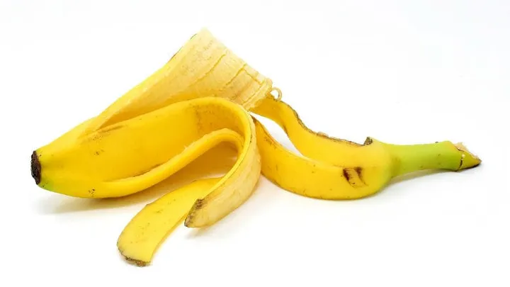 This is why you should rub a banana peel on your arm