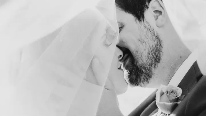 Incroyable : une femme découvre la véritable identité de son mari après 50 ans de mariage